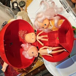 Vintage Strawberry Shortcake Carrying Case With Dolls